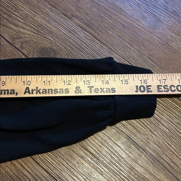 Wild Fable Women's Bubble Hem
Sweatshirt Black Size Medium - Picture 9 of 9